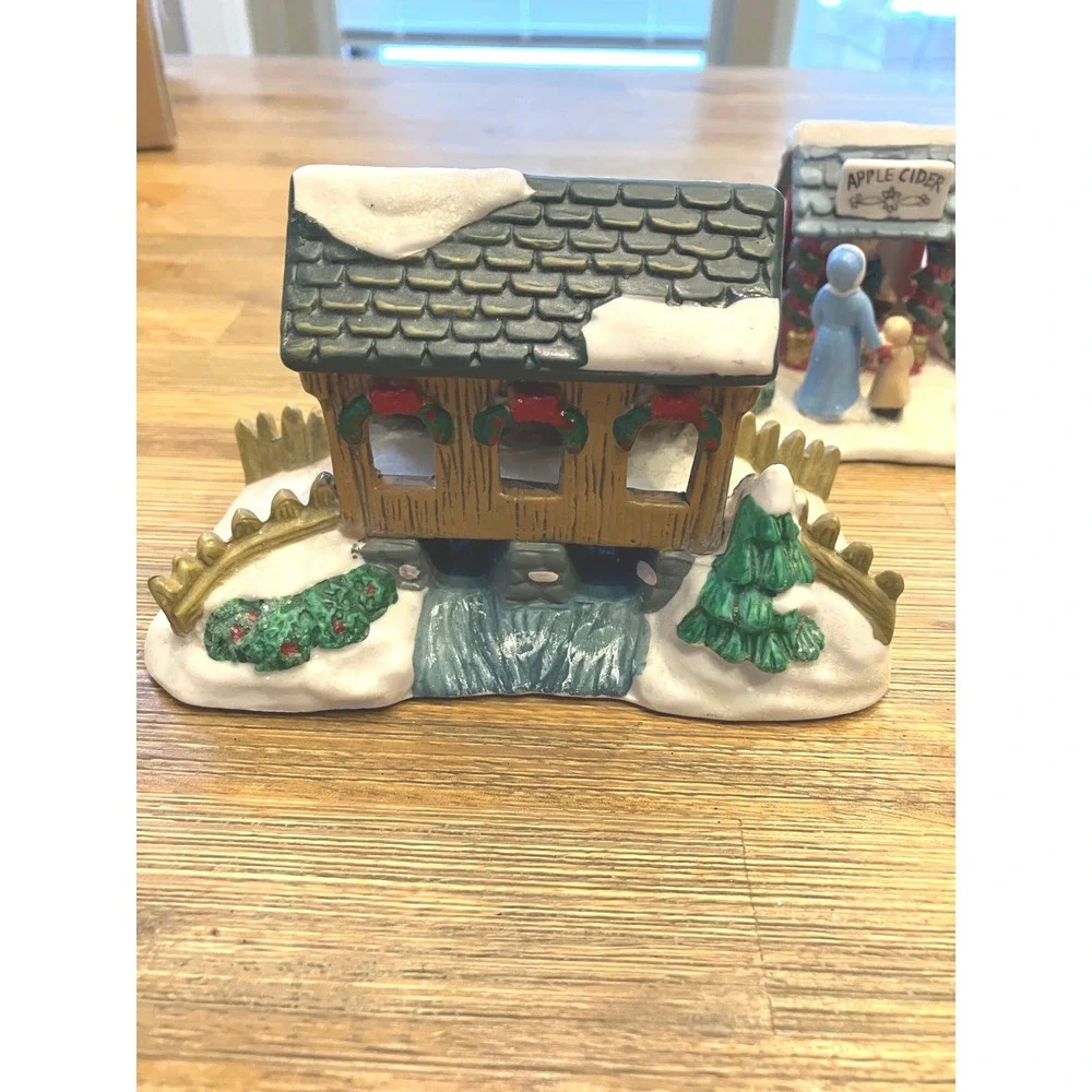 Cobblestone Corners Christmas Village 2003‎ Set of 4 Ceramic Buildings Vintage